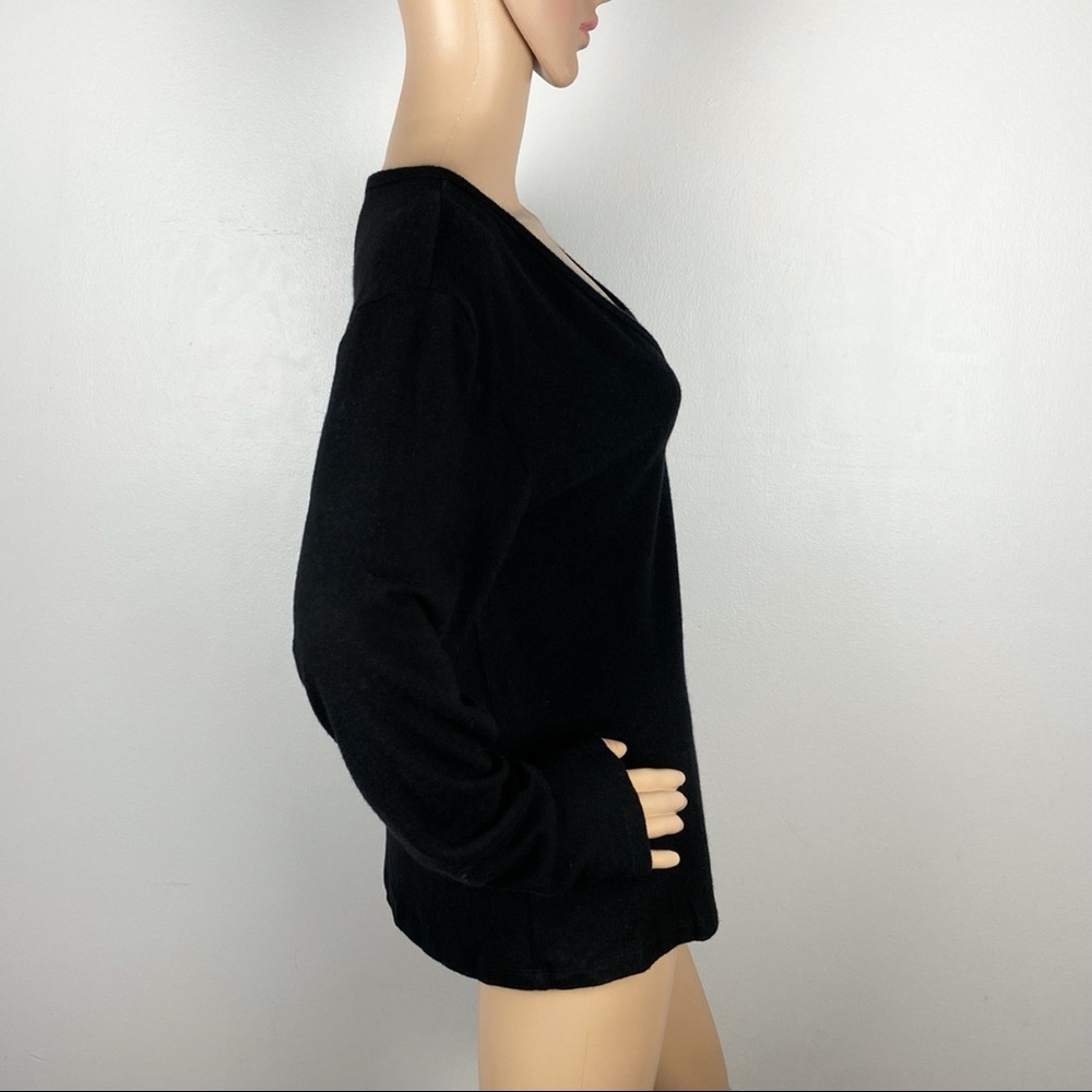 NEW REFORMATION BLACK V-NECK KNIT PULLOVER - Picture 5 of 9